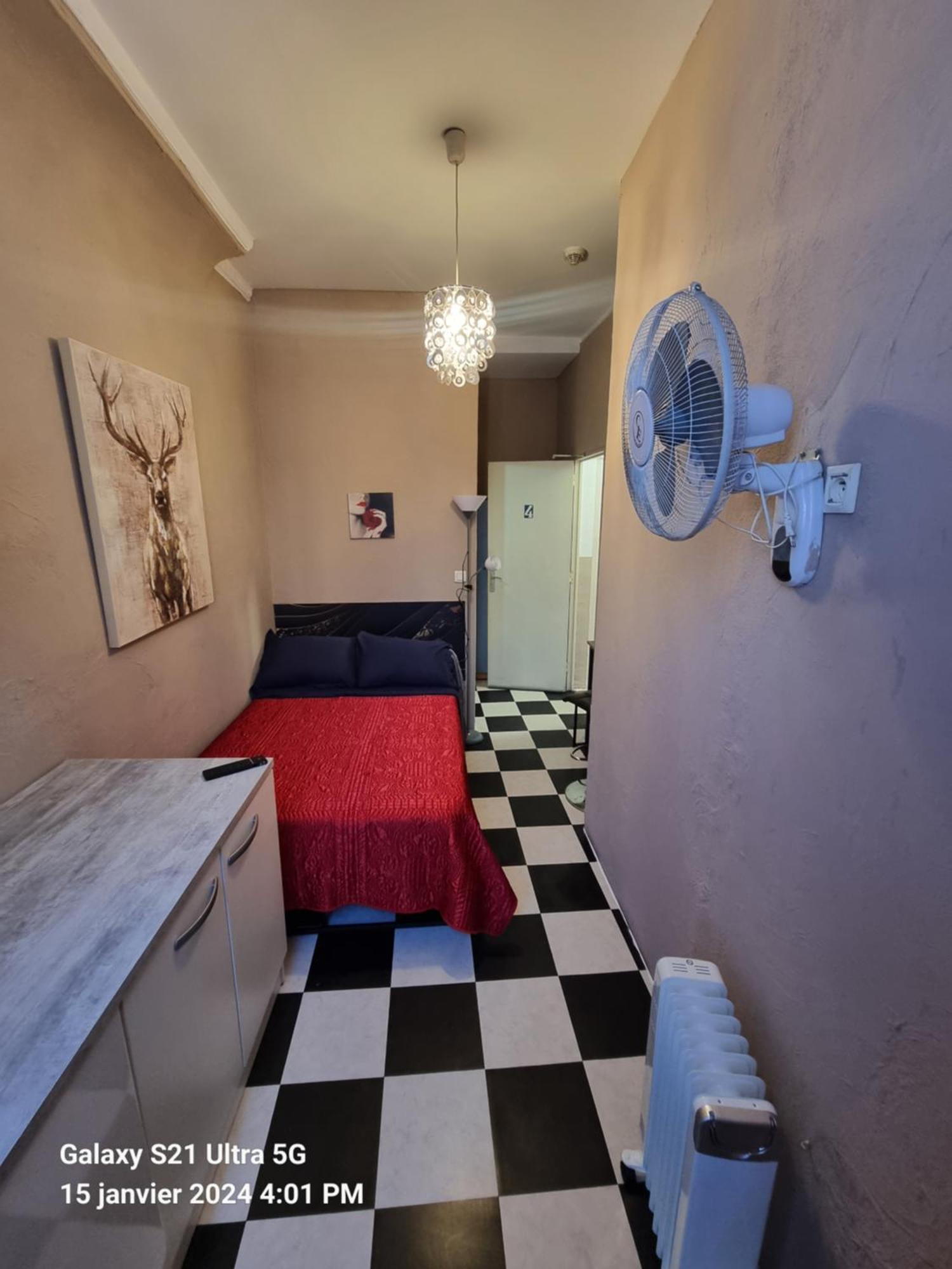 Hotel Des Allees Marseille Room photo