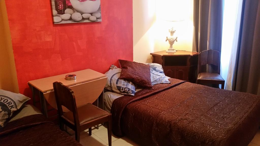 Hotel Des Allees Marseille Room photo
