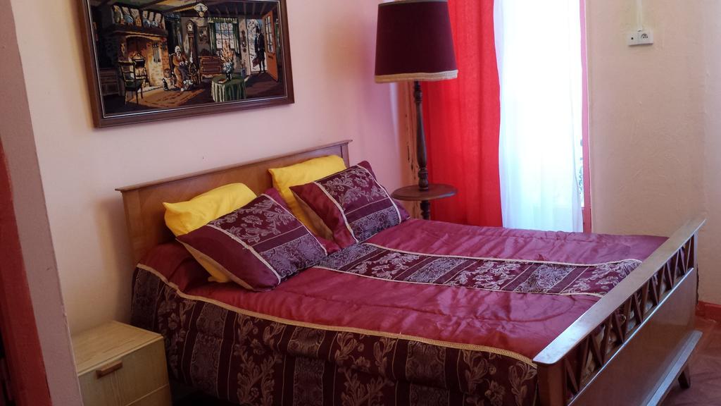 Hotel Des Allees Marseille Room photo